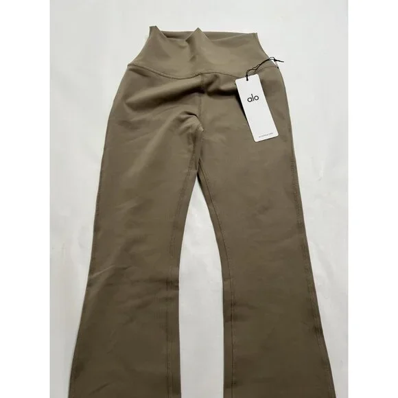 Alo Yoga Airbrush High-Waist Bootcut Legging in Light Cocoa - Picture 3 of 9